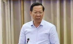 Chủ tịch TP HCM yêu cầu xử lý triệt để việc lạm thu Chủ tịch TP HCM yêu cầu xử lý triệt để việc lạm thu